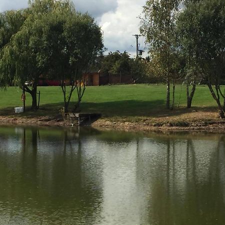 Elton Barn Fishery & Retreat نوتينغهام المظهر الخارجي الصورة